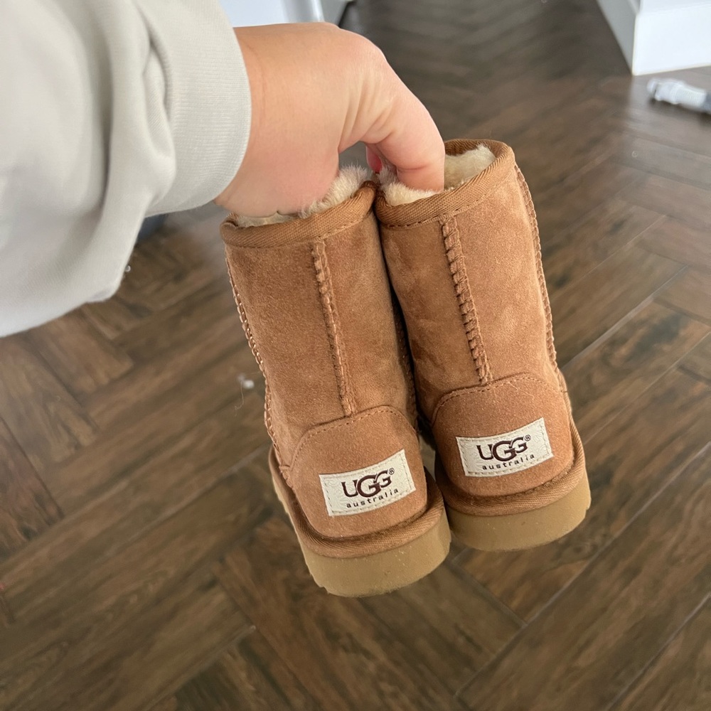 Toddler uggs size 10